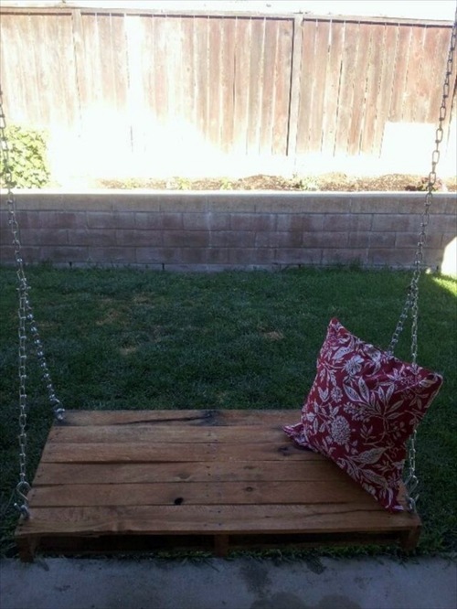DIY swing from Euro pallets