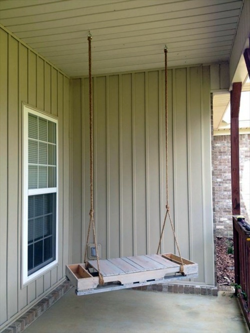 DIY swing from Euro pallets