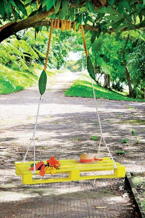 DIY swing from Euro pallets