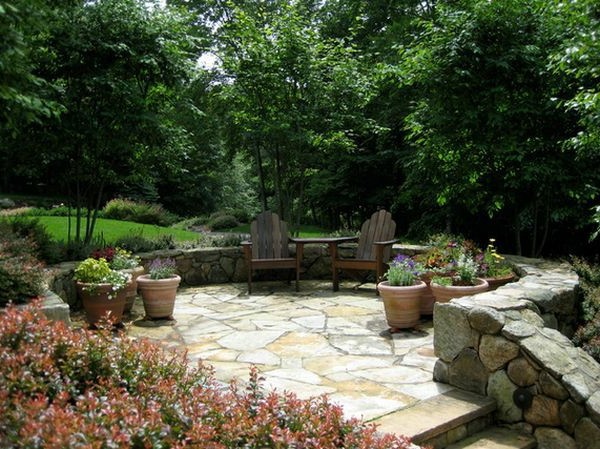 Install pebbles and river stones – beautiful landscape in ...