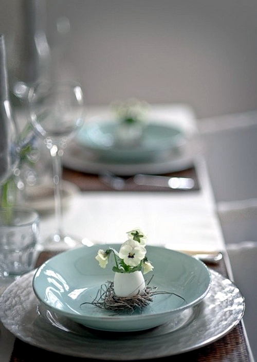 Fresh table decoration for Easter