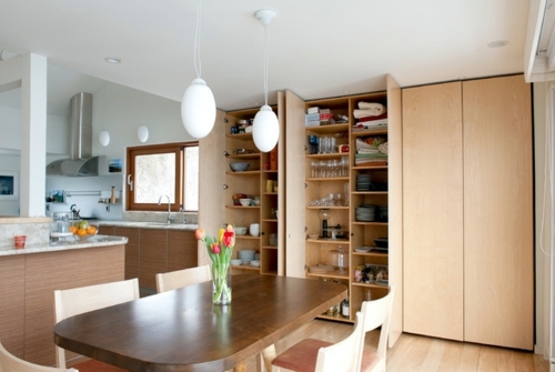 Save space thanks to wall wooden shelves