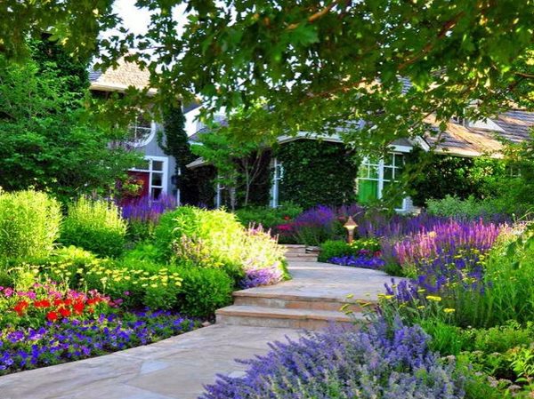 Garden Staircase build itself - easy access and beautiful appearance