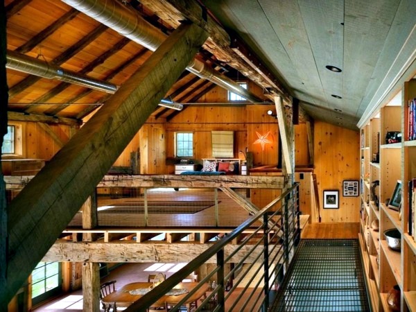Metal and wood belong together in the interior design