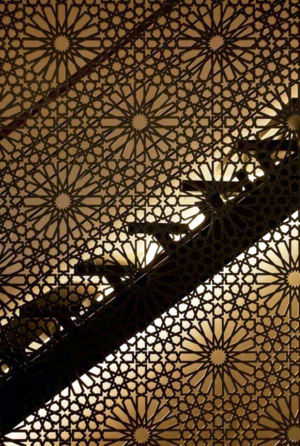 Metal and wood belong together in the interior design