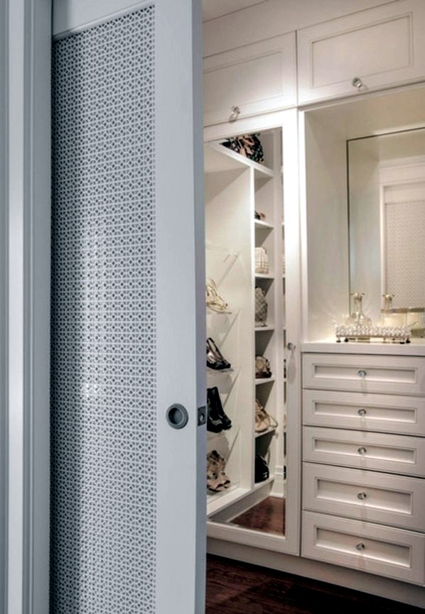 Metal and wood belong together in the interior design