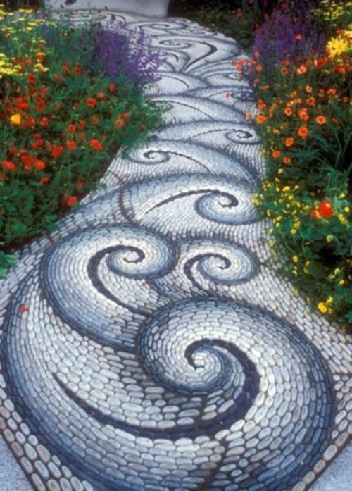 13 beautiful designs for your mosaic in the garden