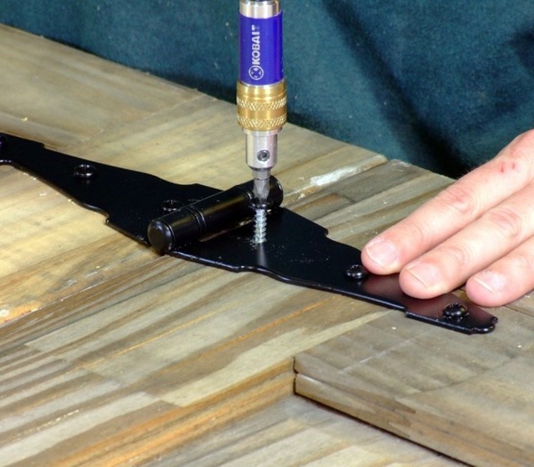 DIY Headboard - how to make your own rustic headboard from old doors myself DIY Headboard - how to make your own rustic headboard from old doors myself