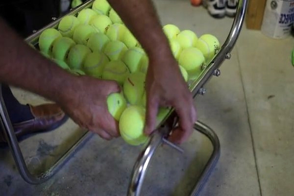 Chair design from tennis balls from Gabriel Coch