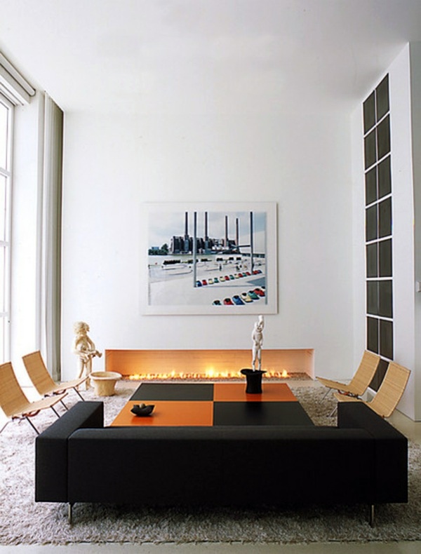 Hearth, which draws attention to itself Hearth, which draws attention to itself