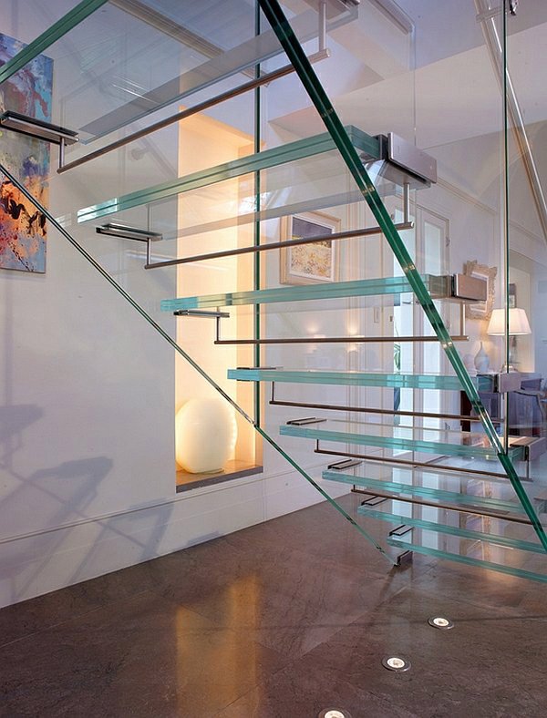 Stairs made of glass for a contemporary appearance
