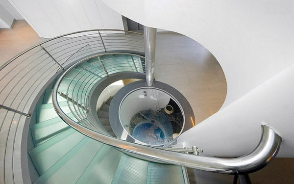 Stairs made of glass for a contemporary appearance
