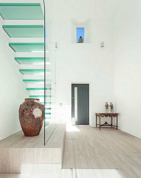 Stairs made of glass for a contemporary appearance