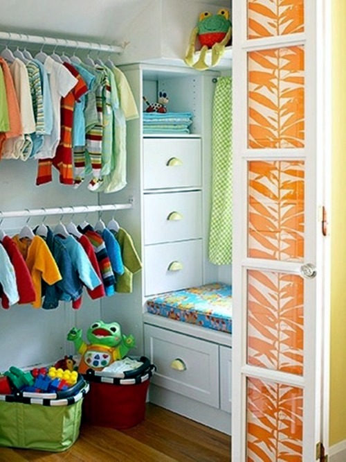 Answer to the question - How to organize the closet in the nursery