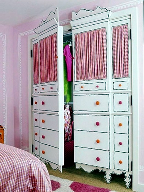 Answer to the question - How to organize the closet in the nursery