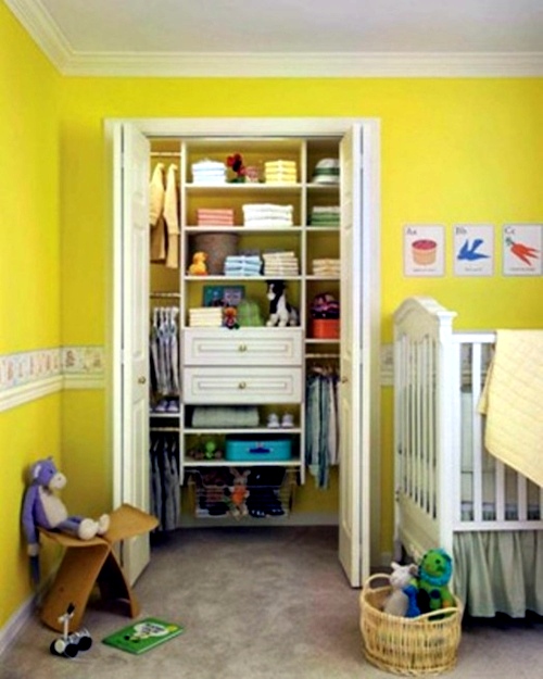 Answer to the question - How to organize the closet in the nursery