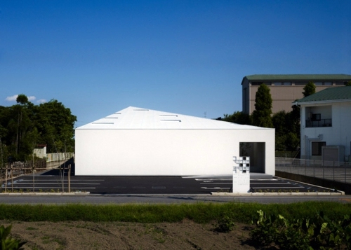 Designed Japanese dental clinic design by architect Hironaka Ogawa