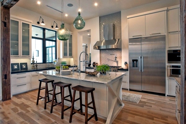 Modern Texas residence combines period features with cool blue accents