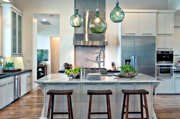 Modern Texas residence combines period features with cool blue accents