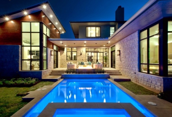 Modern Texas residence combines period features with cool blue accents Modern Texas residence combines period features with cool blue accents