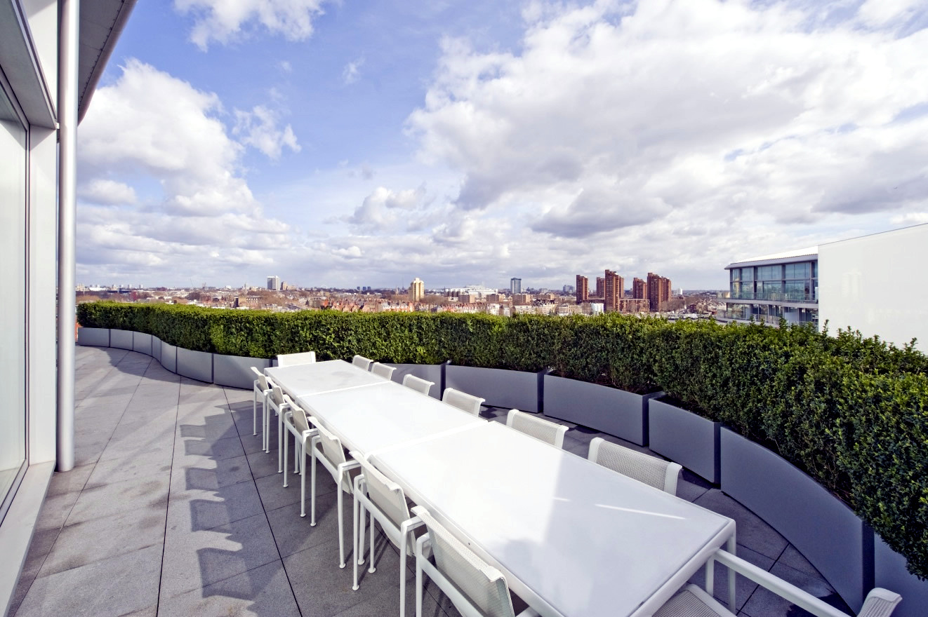 Spectacular riverfront penthouse