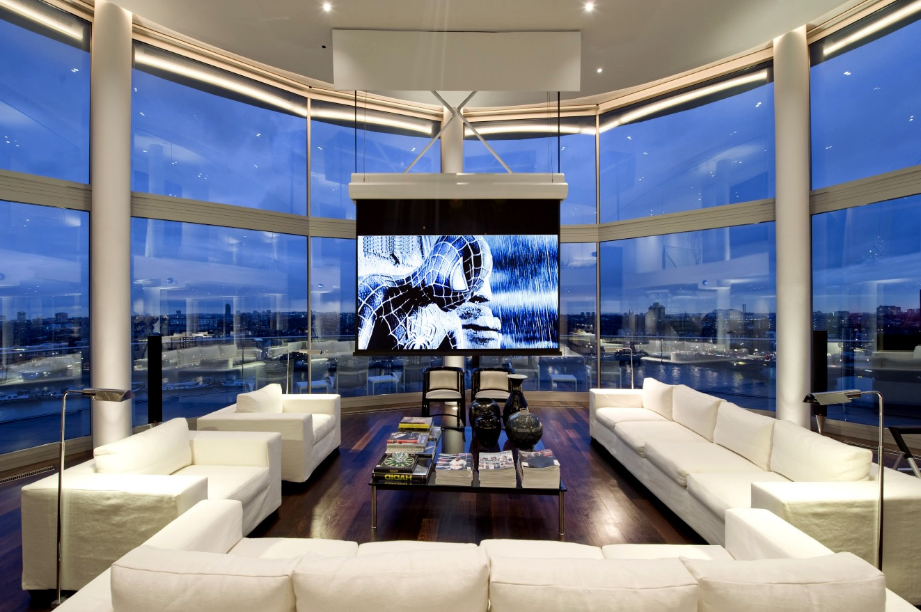 Spectacular riverfront penthouse