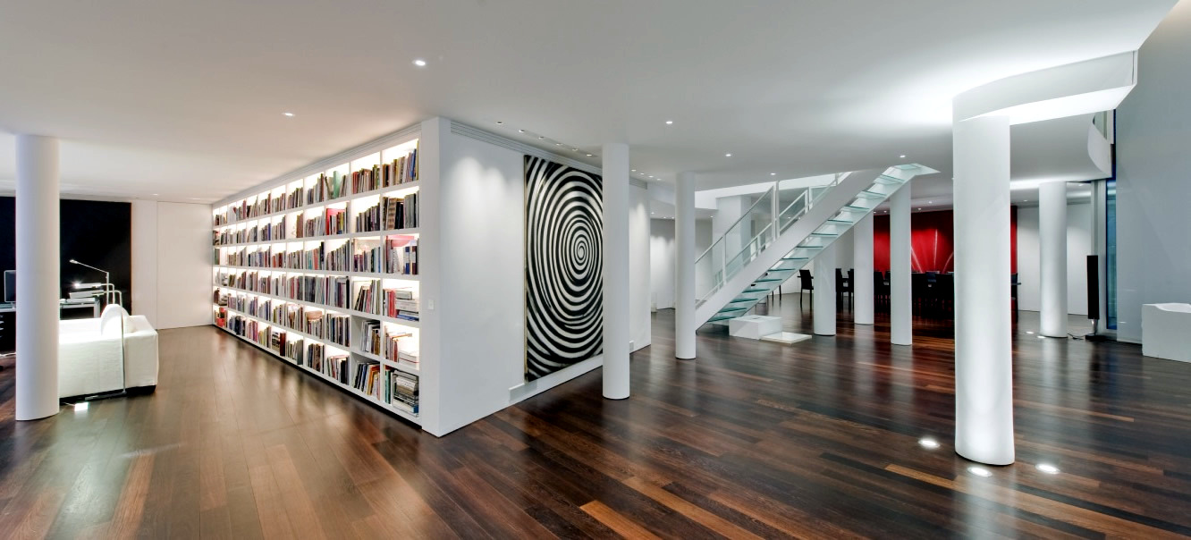 Spectacular riverfront penthouse