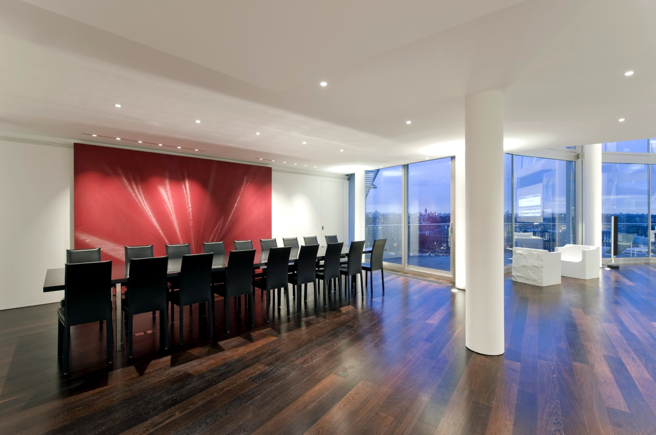 Spectacular riverfront penthouse