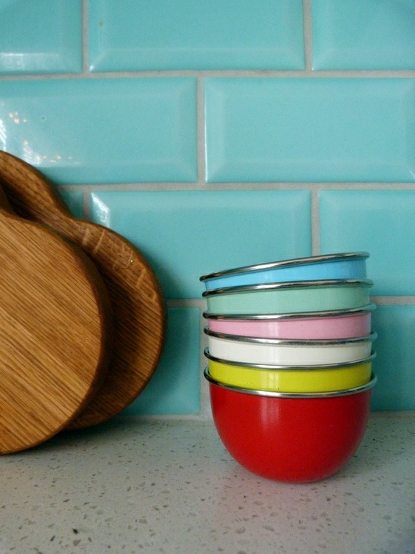 Kitchen wall tiles - the rear wall plays an important role in the kitchen