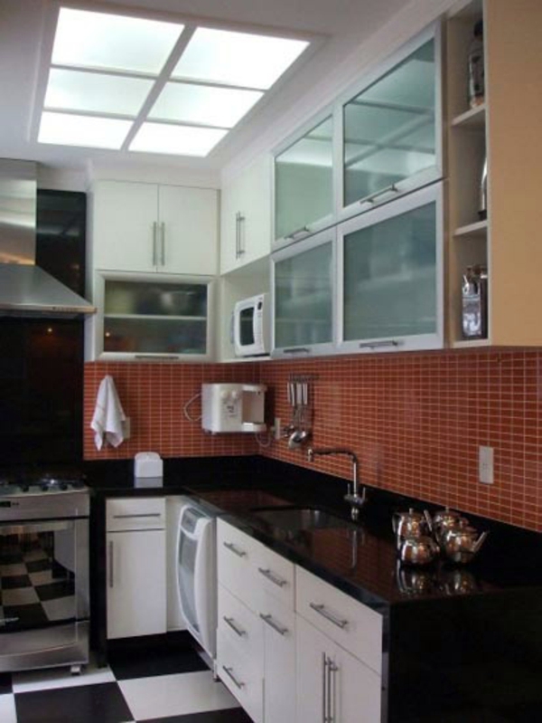 Kitchen wall tiles - the rear wall plays an important role in the kitchen
