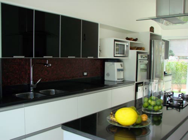 Kitchen wall tiles - the rear wall plays an important role in the kitchen