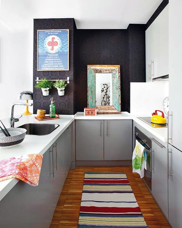 Setting up small apartment - use the room height and save space Setting up small apartment - use the room height and save space