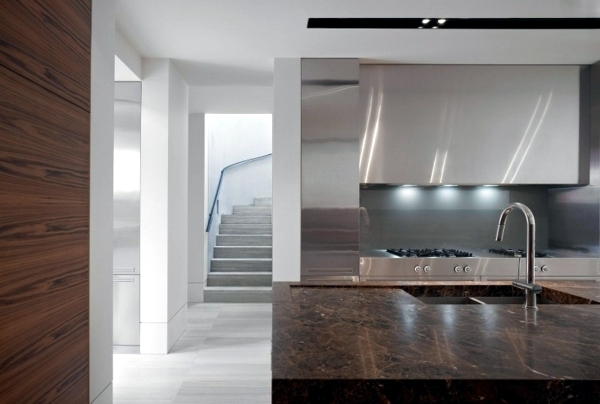 Large modern house in Melbourne, Australia by be architecture