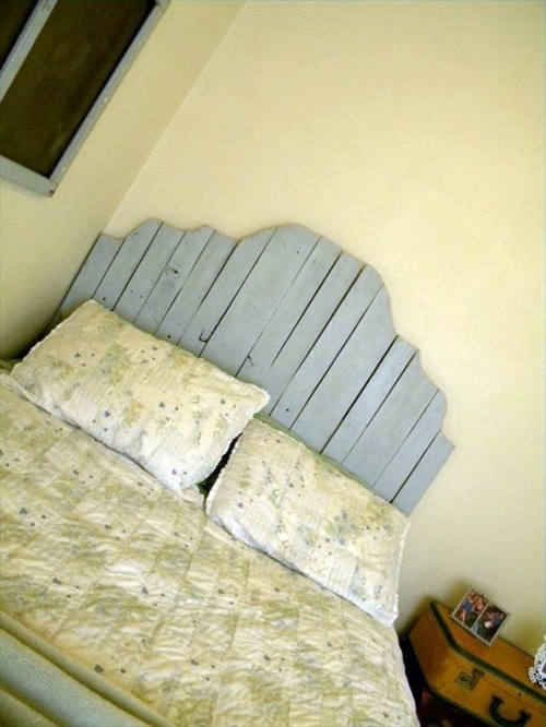 DIY headboard Euro pallets DIY headboard Euro pallets