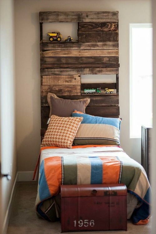 DIY headboard Euro pallets DIY headboard Euro pallets