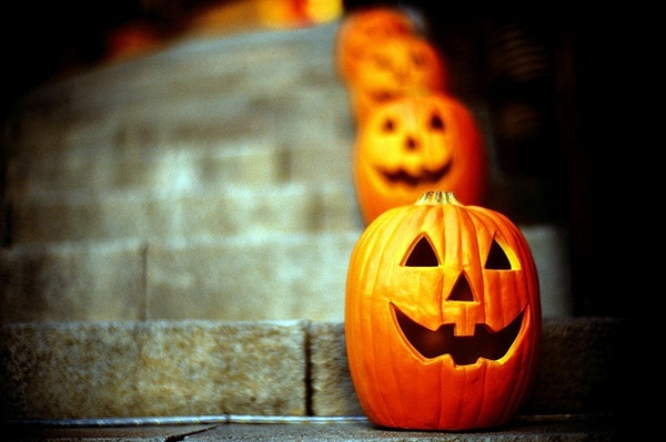 The orange color - meaning, effects and household equipment