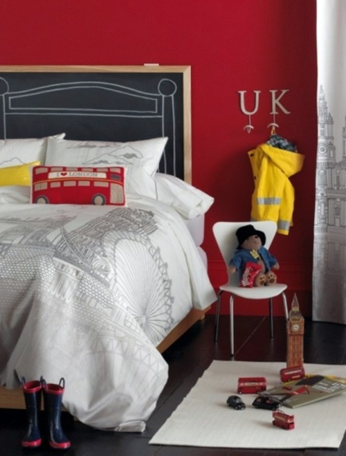 12 cool kids decorated in English style