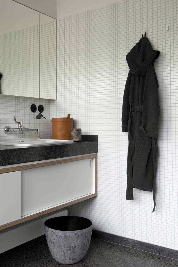 20 exclusive minimalist bathroom ideas with striking aesthetics