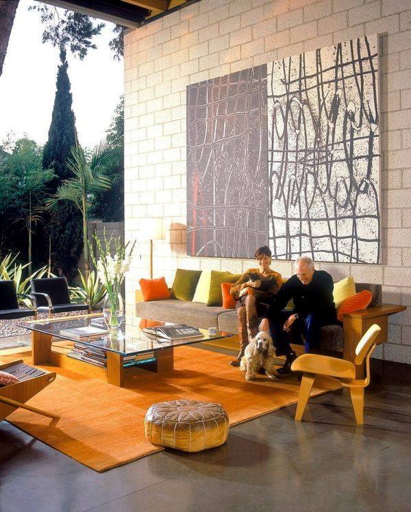 Creative wall design with artwork Creative wall design with artwork
