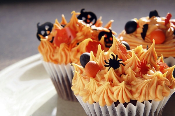 Table decoration crafts - Halloween decoration do it yourself Table decoration crafts - Halloween decoration do it yourself