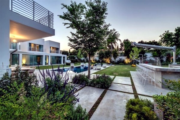 Fancy apartment building in Israel combines luxury and open floor plan Fancy apartment building in Israel combines luxury and open floor plan