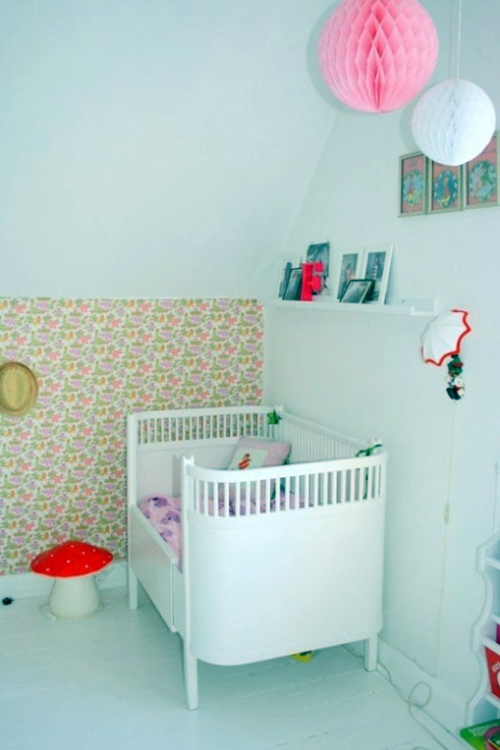Stylish Kids Room Ideas for twin girls in pink, white and red