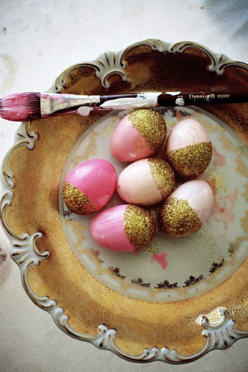 Beautiful Easter eggs and Easter decoration craft itself