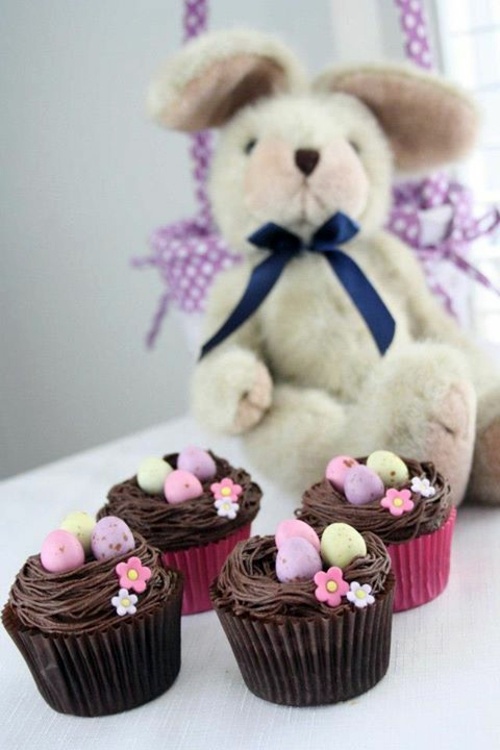 Beautiful Easter eggs and Easter decoration craft itself